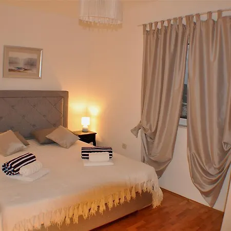 Ferienhaus Holiday Harmony Žrnovnica
