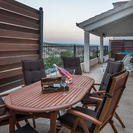 Holiday Harmony Ferienhaus Žrnovnica